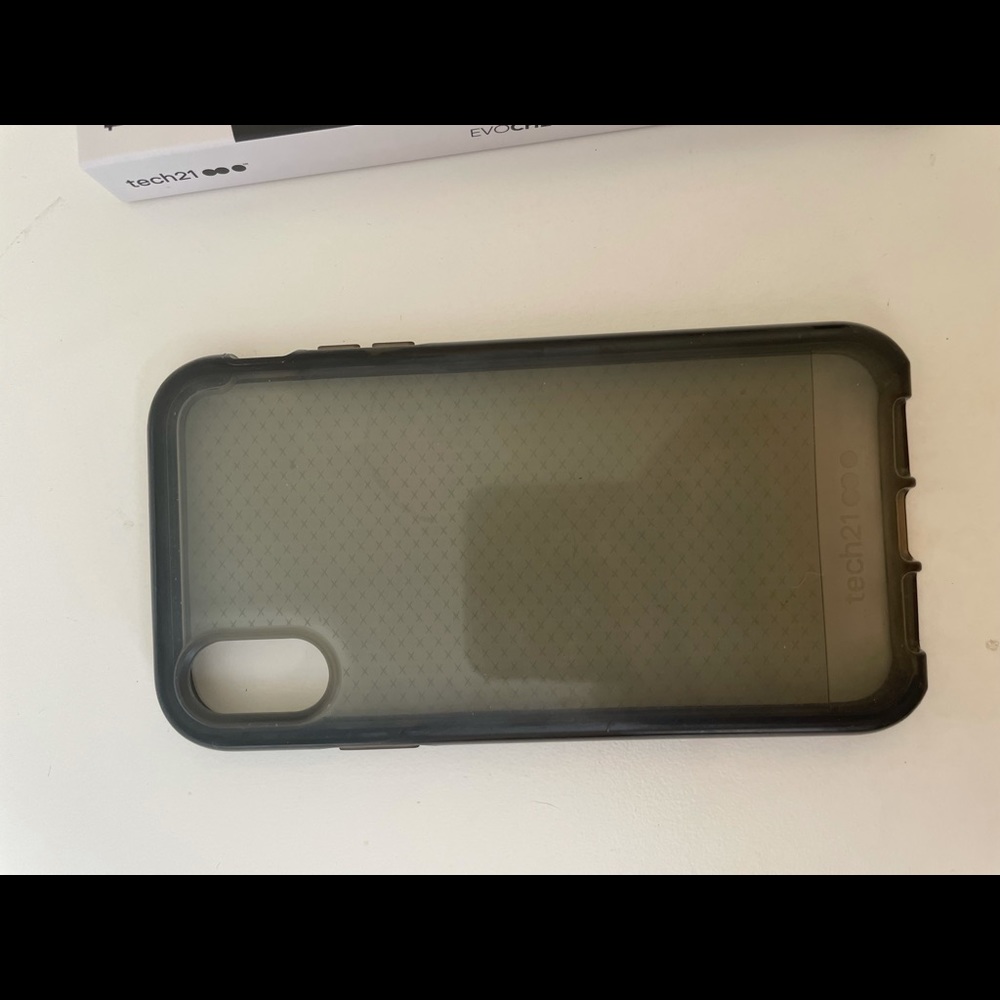 Tech21 iphone xr case - Picture 3 of 4